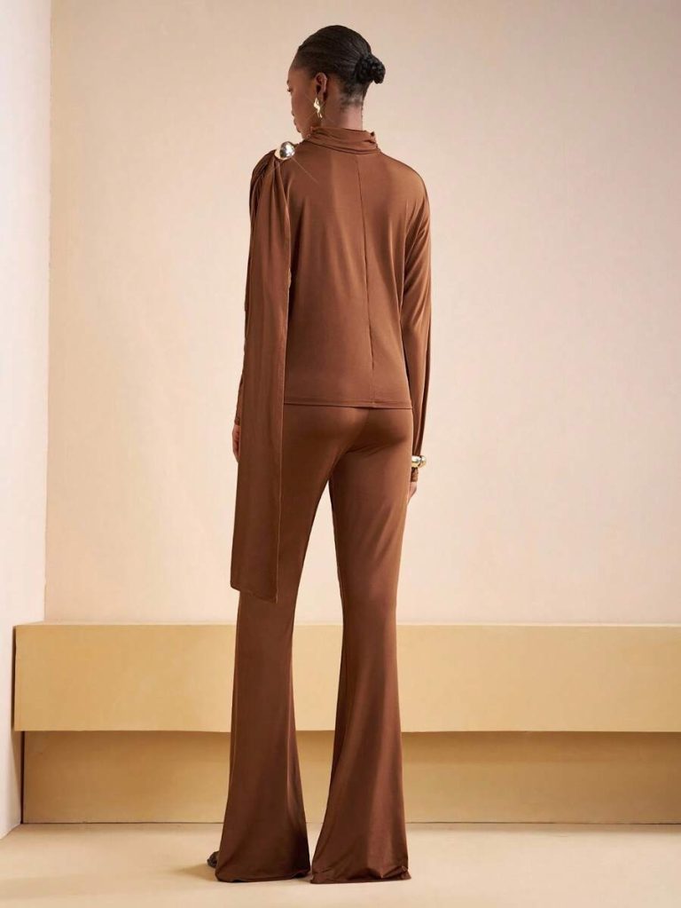 Zivah 2025 Autumn New Halloween Birthday Party Banquet College Style Student Daily Casual Cruise Travel Viral Hit Elegant Commute Business Casual Turtleneck Long Sleeve Metal Decor Shoulder Fitted Asymmetric Hem T-Shirt Paired With Fitted Flare Pants, Burgundy, Women 2-Piece Set, Autumn/Winter - Image 3