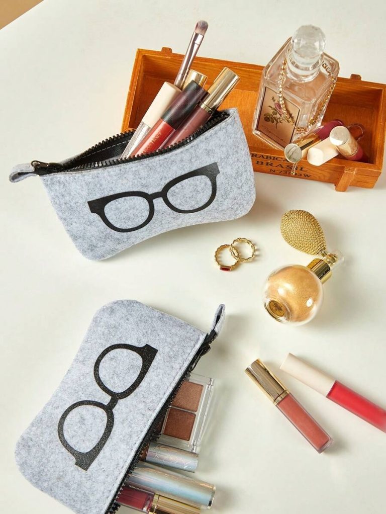 SHEIN 1PC Portable Sanitary Napkin Storage Bag, Zipper Oxford Cloth Menstrual Pad Bag, Stylish And Practical Multi-Function Travel Storage Bag - Perfect For Toiletries, Sanitary Napkins, Lipstick Bag, Coin Purse, Portable Storage Bag,Travel Wash Bag For Girls Women Ladies,And Makeup For Teen Girls Women Ladies,Back To School,Office & School Supplies Christmas For Holiday Gift Giving,Boho Vibes - Image 3