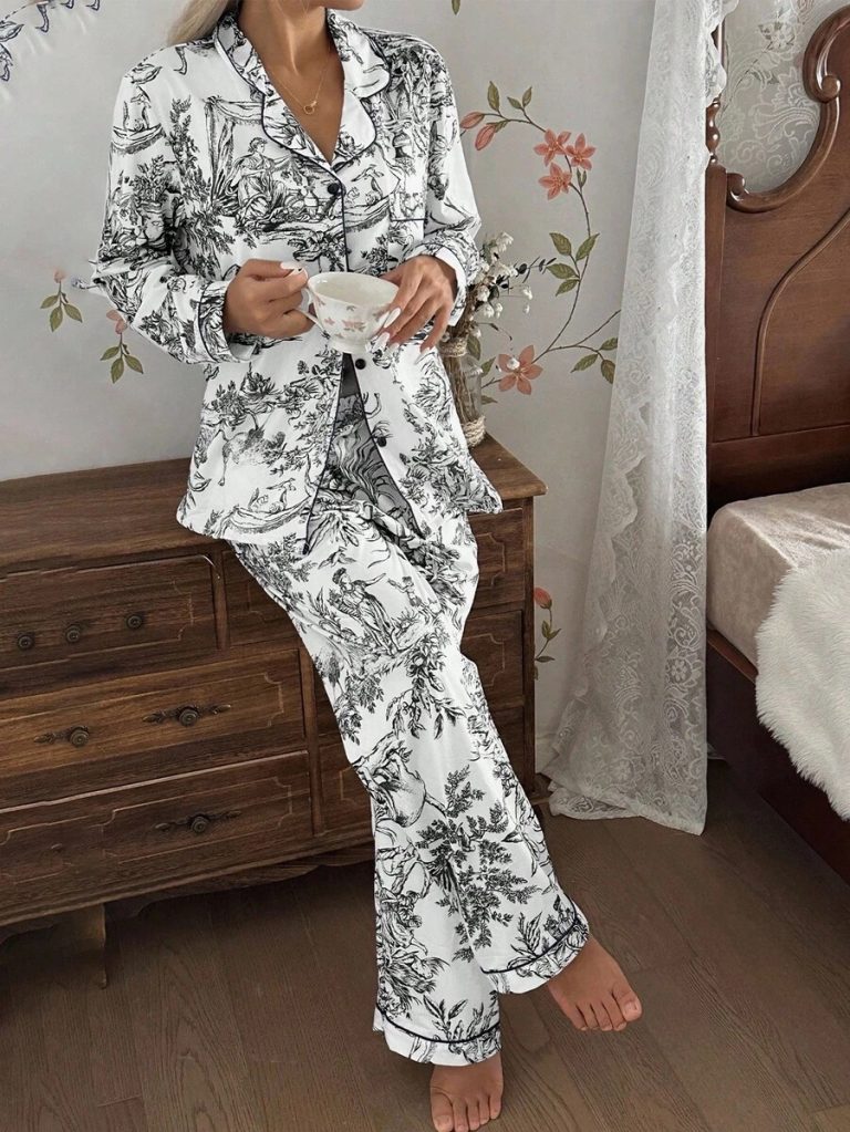 SHEIN Chinese Style Figure & Landscape Print Long Sleeve Pajama Set With Collar Matching Lounge Sets, Toile Print Pajamas Blue And White Pajamas Set, Fall Clothes  Cozy And Elegant Details - Image 4