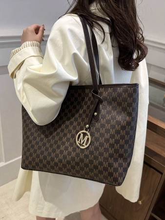 A New Fall And Winter Fashion Letter Print, Large Capacity Tote Bag. Zipper Opening, Lightweight Minimalist, Hardware Pendant Shoulder Bag. Suitable For Women's Daily Life Casual, Commuting, Work And Student Use, Tote Bags For School,College Essentials, New Fashionable Big Bags For Women - Image 3