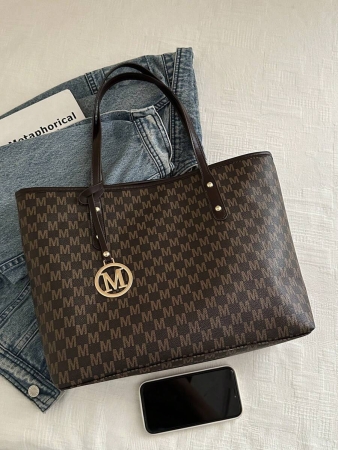 A New Fall And Winter Fashion Letter Print, Large Capacity Tote Bag. Zipper Opening, Lightweight Minimalist, Hardware Pendant Shoulder Bag. Suitable For Women's Daily Life Casual, Commuting, Work And Student Use, Tote Bags For School,College Essentials, New Fashionable Big Bags For Women - Image 4