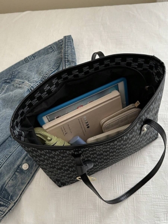 A New Fall And Winter Fashion Letter Print, Large Capacity Tote Bag. Zipper Opening, Lightweight Minimalist, Hardware Pendant Shoulder Bag. Suitable For Women's Daily Life Casual, Commuting, Work And Student Use, Tote Bags For School,College Essentials, New Fashionable Big Bags For Women - Image 12