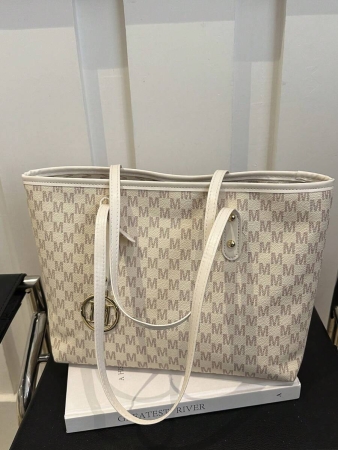 A New Fall And Winter Fashion Letter Print, Large Capacity Tote Bag. Zipper Opening, Lightweight Minimalist, Hardware Pendant Shoulder Bag. Suitable For Women's Daily Life Casual, Commuting, Work And Student Use, Tote Bags For School,College Essentials, New Fashionable Big Bags For Women - Image 14