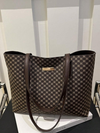 A New Fall And Winter Fashion Letter Print, Large Capacity Tote Bag. Zipper Opening, Lightweight Minimalist, Hardware Pendant Shoulder Bag. Suitable For Women's Daily Life Casual, Commuting, Work And Student Use, Tote Bags For School,College Essentials, New Fashionable Big Bags For Women - Image 20