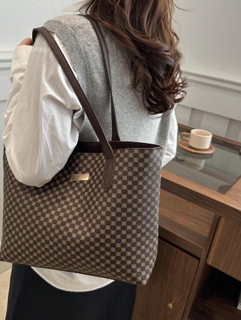 A New Fall And Winter Fashion Letter Print, Large Capacity Tote Bag. Zipper Opening, Lightweight Minimalist, Hardware Pendant Shoulder Bag. Suitable For Women's Daily Life Casual, Commuting, Work And Student Use, Tote Bags For School,College Essentials, New Fashionable Big Bags For Women - Image 21