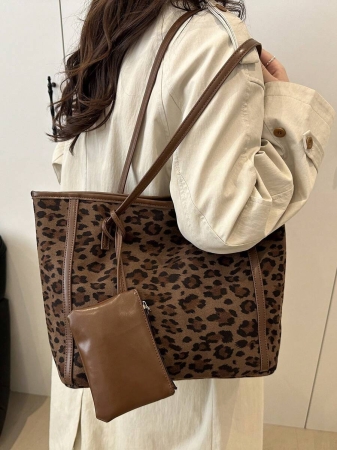 A New Fall And Winter Fashion Letter Print, Large Capacity Tote Bag. Zipper Opening, Lightweight Minimalist, Hardware Pendant Shoulder Bag. Suitable For Women's Daily Life Casual, Commuting, Work And Student Use, Tote Bags For School,College Essentials, New Fashionable Big Bags For Women - Image 45