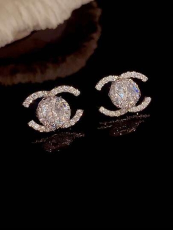 1 Pair Fashionable Delicate Zirconia Stud Earrings, Exquisite Versatile Commuter Style Earrings For Women