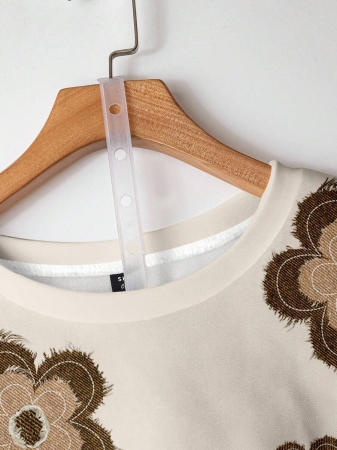 EMERY ROSE Plus Size Women Casual Maple Leaf Print Sweatshirt, Autumn/ Winter Fall Tops Earthy Clothes Women - Image 6