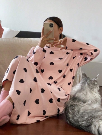 DAZY Plush Fleece Heart Pattern Allover Print Loose Nightgown, Autumn/Winter, For Fall Winter Pajama - Image 2