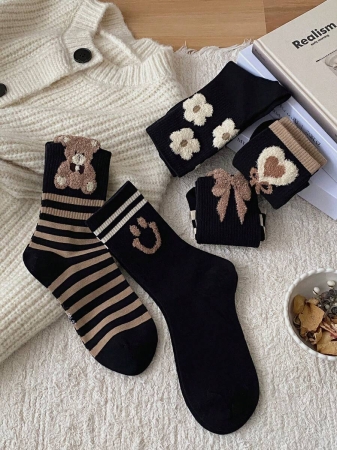 4 Pairs Women's Cute Bear&Heart&Flower&Bow Pattern Mid-Calf Socks, Fashionable And Comfortable, Colors Random, Suitable For All Seasons - Image 4