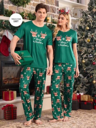 Manfinity CoupledUp Cute Christmas Reindeer Print Short Sleeve Pajama Set For Men Women Pjs Set Christmas Pajamas Couple Matching Pj Sets Green Pj Set Christmas Pjs