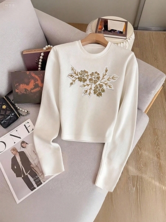 Resyla Shiny Floral Sequin Embroidered Minimalist Cropped Round Neck Long Sleeve T-Shirt, Gift For Friends - Image 4