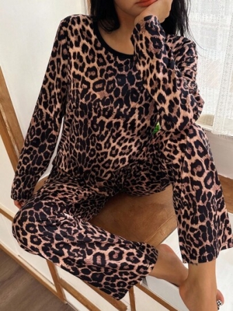 SHEIN Multicolor Leopard Print Regular Fit Long Sleeve Top & Pants Pajama Set, Lounge Set, Fall Clothes Cozy And Elegant Details