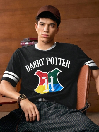 HARRY POTTER X SHEIN Men's Letter And Badge Graphic Round Neck Short Sleeve T-Shirt - Image 2