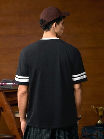 HARRY POTTER X SHEIN Men's Letter And Badge Graphic Round Neck Short Sleeve T-Shirt - Image 3