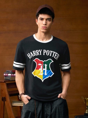 HARRY POTTER X SHEIN Men's Letter And Badge Graphic Round Neck Short Sleeve T-Shirt - Image 4