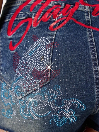 ROMWE Avant Y2K Baddie Koi Fish Rhinestone Letter Embroidery Super Low Waist Plus Size Women's Denim Shorts - Image 3