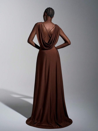 Elitara Elegant Luxurious Brown Elastic Knit Handmade Pleated Draped Neck Backless Draped Slit A-Line Maxi Formal Evening Gown - Image 2