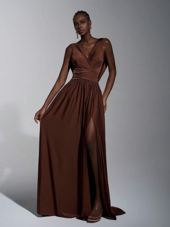 Elitara Elegant Luxurious Brown Elastic Knit Handmade Pleated Draped Neck Backless Draped Slit A-Line Maxi Formal Evening Gown - Image 4