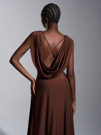 Elitara Elegant Luxurious Brown Elastic Knit Handmade Pleated Draped Neck Backless Draped Slit A-Line Maxi Formal Evening Gown - Image 6