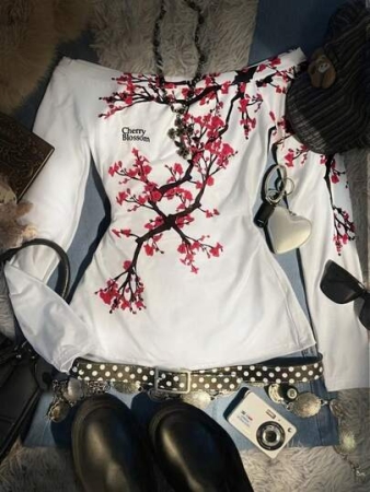 Noixe Y2K Women's Printed T-Shirt, Plum Blossom T-Shirt, Suitable For Autumn And Winter, Fashionable, Printed T-Shirt, Fashionable T-Shirt, Gifts For Brothers And Sisters, Gifts For Sisters, Cute T-Shirt, 2000S Retro T-Shirt, Casual And Simple, Fashionable T-Shirt
