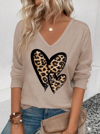 INAWLY Women's V-Neck Flare Sleeve Gradient Heart Print Casual Long Sleeve T-Shirt, Versatile Best Seller Fall Cloth For Women - Image 69